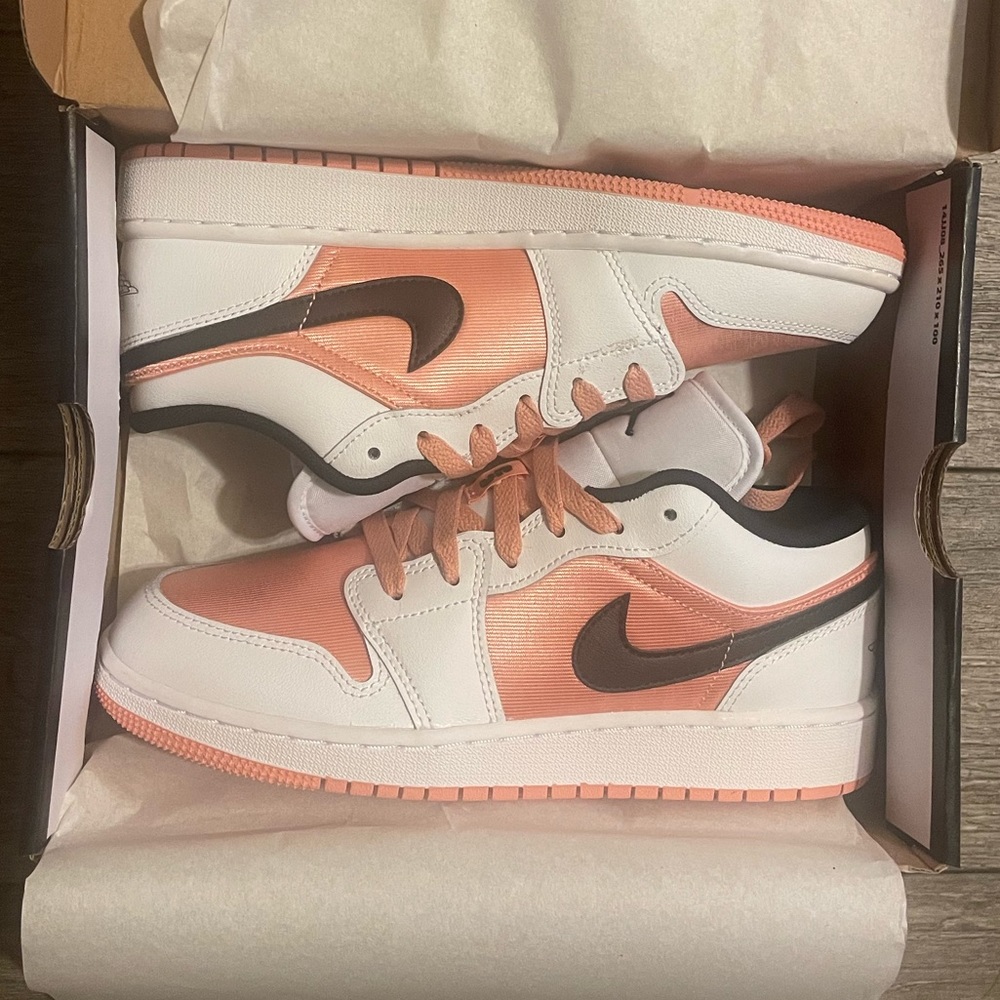 Brand new original box Jordan 1 Low NWT